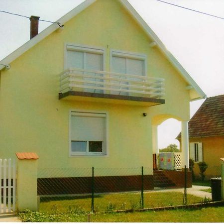 Balatonfůzfő Nora Apartman 아파트 외부 사진